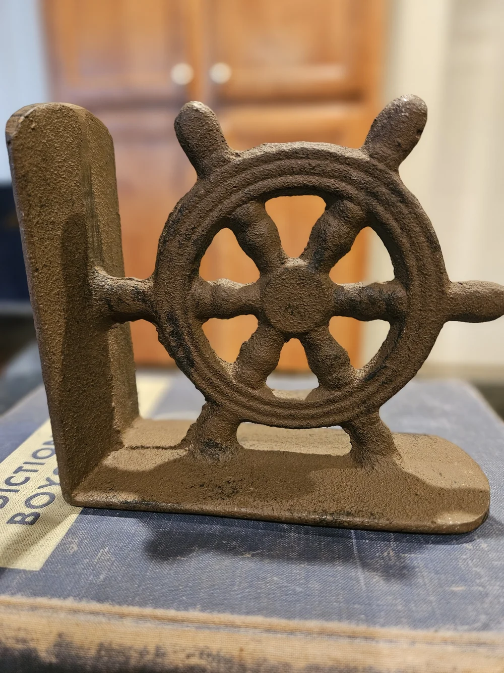 1 Rust Brown Cast Iron Ship Wheel Bookend -or Door Stopper  Home Accents